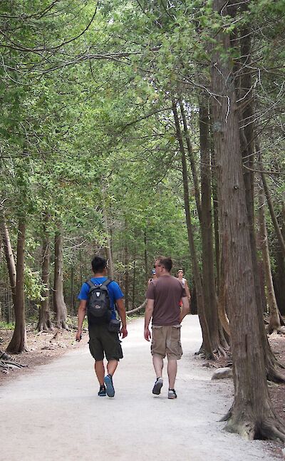 Hiking in Bruce Peninsula National Park in Ontario, Canada. Flickr:chriskay