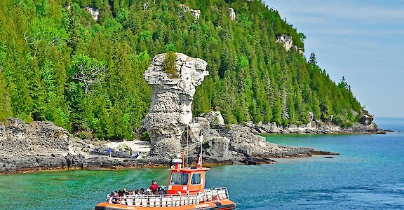 Flowerpot Island in Tobermory, Ontario, Canada. Flickr:Rodney Campbell 45.301315, -81.626179
