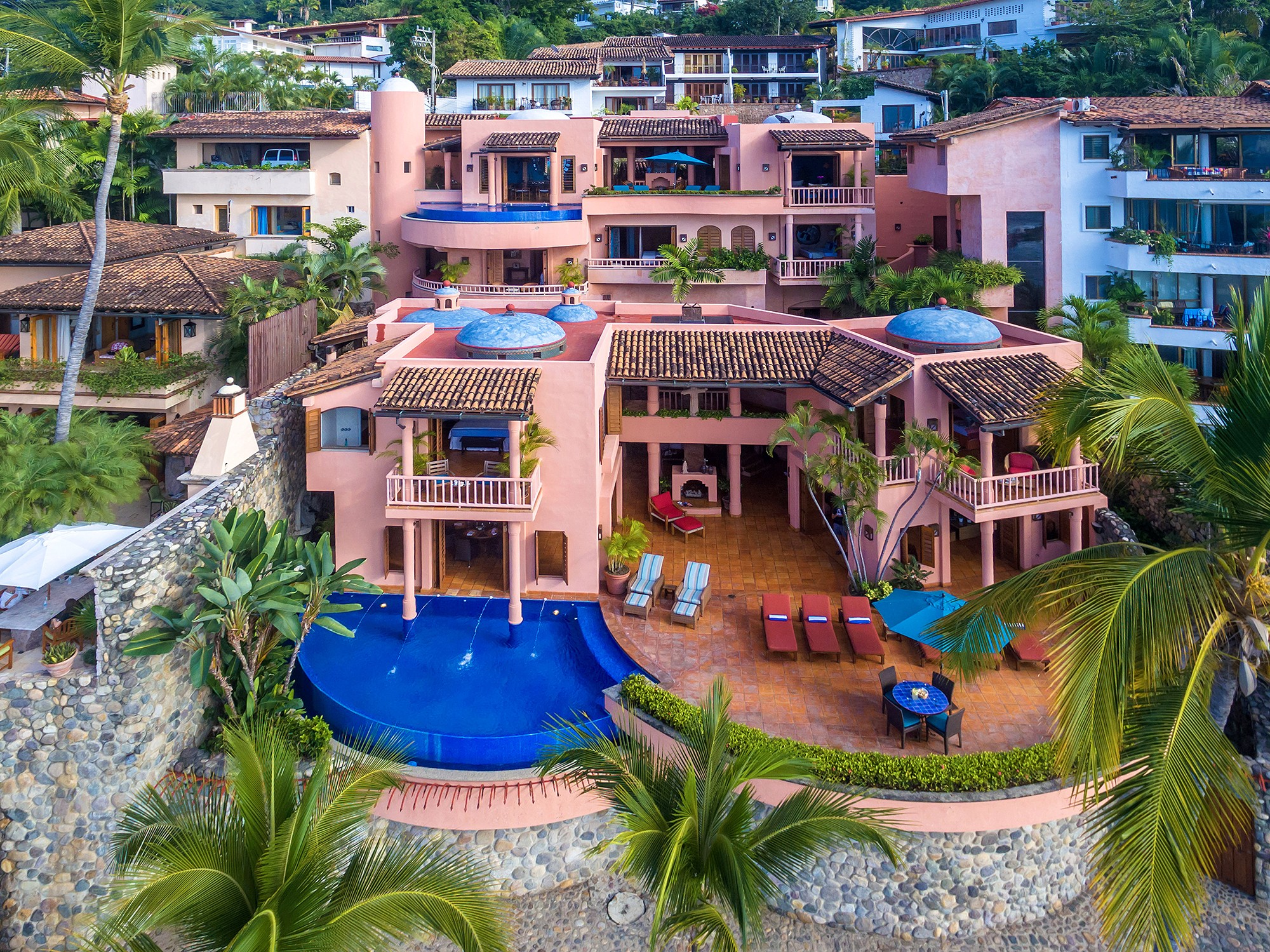 Marea Baja - Beachfront villa in Conchas Chinas, Puerto Vallarta 