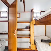 Bunk bed cabin | Anna Antal | Bike & Boat Tour