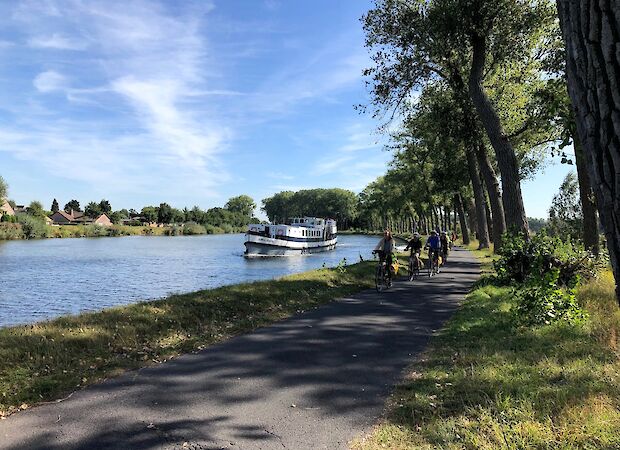 Anna Antal | Bike & Boat Tour