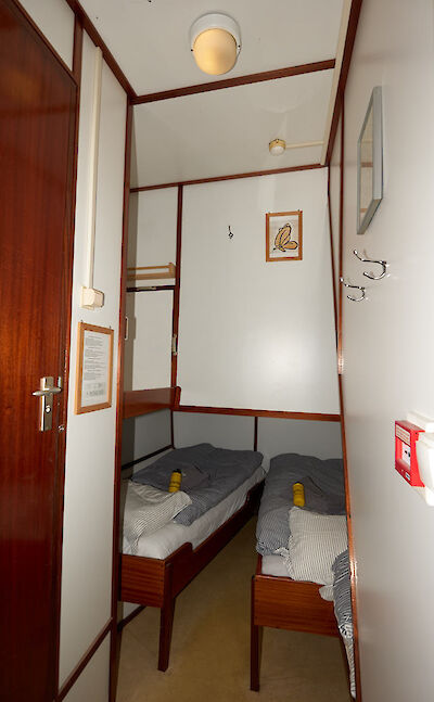 Standard twin cabin | Feniks | Bike & Boat Tour