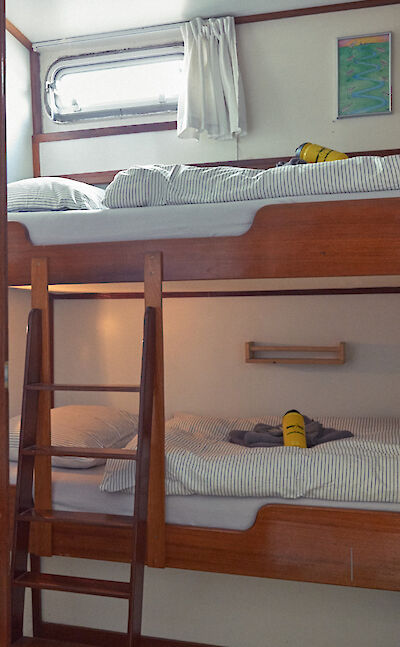 Bunk bed cabin | Feniks | Bike & Boat Tour