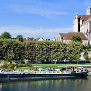 Feniks in Auxerre - Bike & Boat Tours