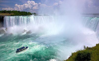 Niagara Falls in Canada. Flickr:Jiuguangwang