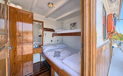 Triple cabin, split level bed | Panagiota | Bike & Boat Tour