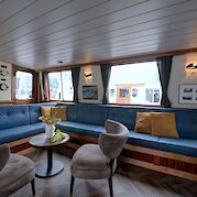 Cozy Lounge | La Mar | Bike & Boat Tour