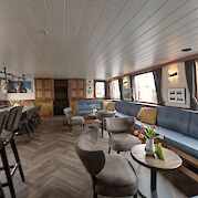 Lounge | La Mar | Bike & Boat Tour