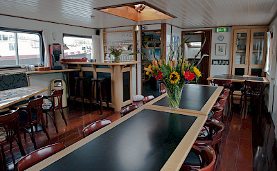 Saloon and dining area - Sarah | Bike & Boat Tours
