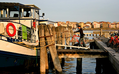 Embarking | Vita Pugna | Bike & Boat Tour