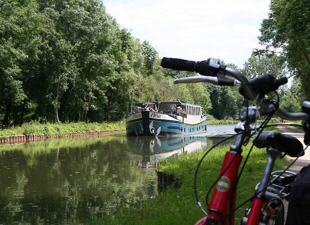 Fleur | Bike & Boat Tour