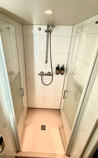 Shower/Bathroom on the Merlijn - Bike & Boat Tours