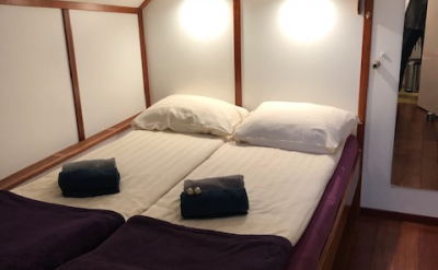 Double bed cabin | Zwaan | Bike & Boat Tours