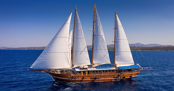 Three-masted sailing ship, Thalassa | Bike & Boat Tour