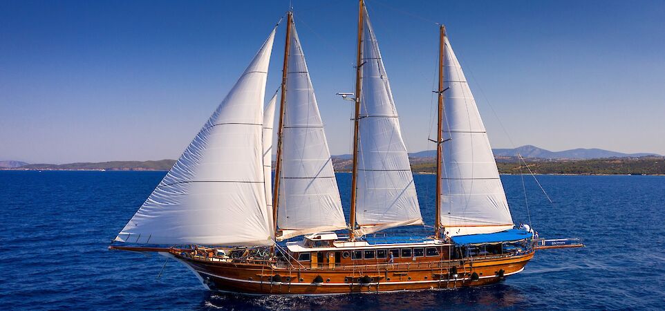 Three-masted sailing ship, Thalassa | Bike & Boat Tour