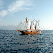 Sailing the waters in Greece | Bahriyeli | Bike & Boat Tours
