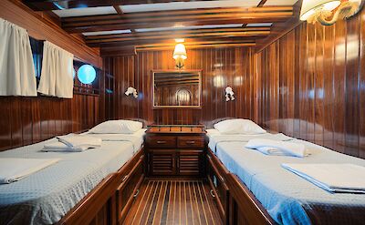 Twin cabin | Thalassa | Bike & Boat Tour