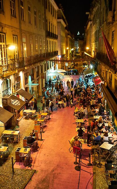 Evening dining in Lisbon, Portugal. Flickr:Luca Sartoni