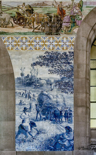 The famous azulejos at São Bento Train Station in Porto, Portugal. Flickr:Steven dosRemedios