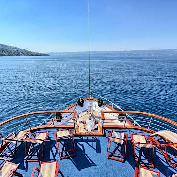 Romantica - Sun deck - Romantica | Bike & Boat Tours