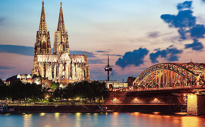 Cologne Cathedral & Hohenzollern Bridge in Germany. Flickr:Jiuguangwang