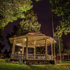 Gazebo in the park outside the townhouse! © Hennie