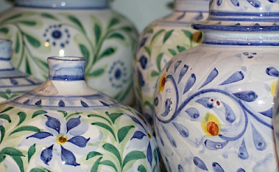 Portuguese porcelain pottery for sale in Algarve, Portugal. Photo via Wikimedia Commons:Juliet Swift