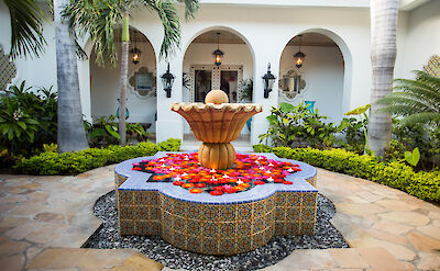 Oneandonly Palmilla Courtyard Fountain