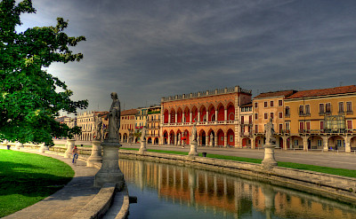 The famous Prato della Valle in Padova, Italy. Flickr:Andrea Osti 