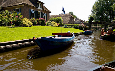 Giethoorn in the Overijssel, the Netherlands. Flickr:Piotri Lowiecki