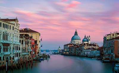 Pink clouds, Venice, Italy. Unsplash@Israel Ferrera