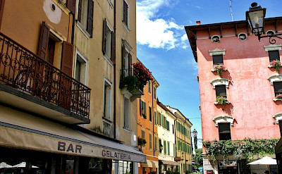 Facades in Peschiera del Garda, Verona, Italy. Photo via Flickr:Dan Kamminga