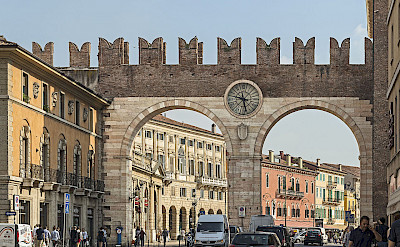 <i>Portoni della Bra</i> in Verona, Italy. Photo via Flickr:Didier Descouens 45.438090, 10.991526