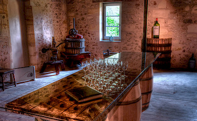 Wine tasting in Bordeaux, France! Flickr:mescon