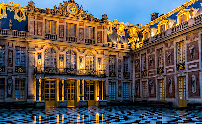 Marble courtyard at Palace of Versailles, France. Flickr:Ninara 48.804970791561125, 2.12078453122869
