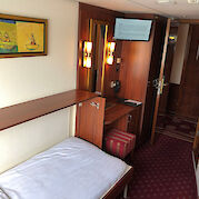 Poseidon - Twin bed cabin with TV