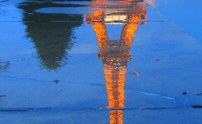 Eiffel Tower in Paris, France. Flickr:runner310 