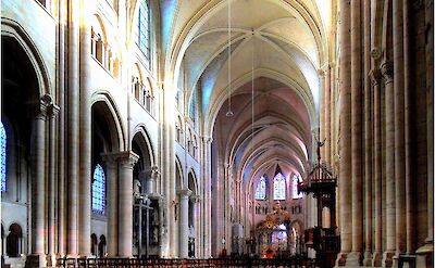 Cathédrale de Sens (Yonne), France. Flickr: Bernd Sontheimer
