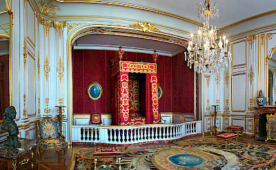 Ceremonial Bedroom of Louis XIV at Château de Chambord. Wikimedia Commons:Tango7174