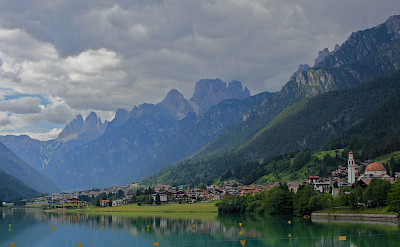 Gorgeous lakeside towns in Belluno, Italy. Photo via Flickr:Navin Rajagopalan