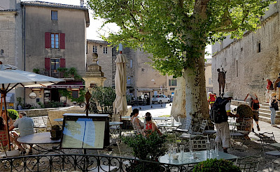 Cafe in Les-Baux-de-Provence, France. Flickr:Luca Disint