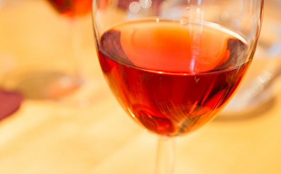 Wine tasting in Avignon, France. Flickr:Party Lin
