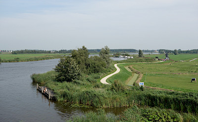 Quiet country bike paths in IJlst, Friesland, the Netherlands. Flickr:dassel
