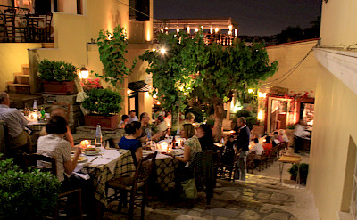 Dining out in Athens, Greece. Flickr:MonikaMonika
