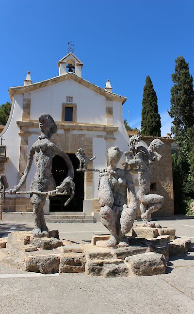 Statues outside a church in Pollen&ccedil;a, Mallorca, Spain. Unsplash@John McFetridge