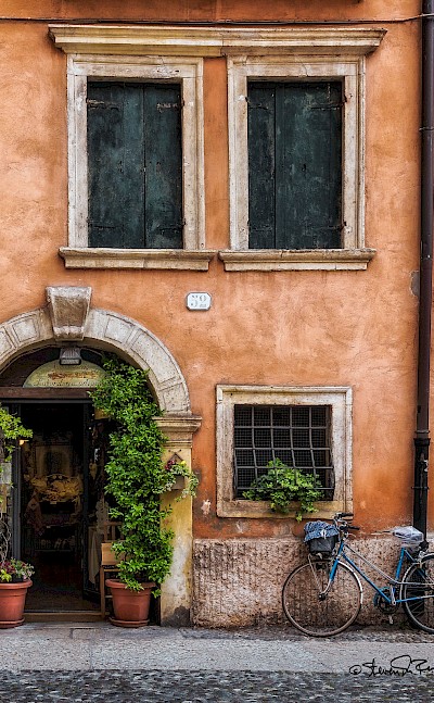 52 Via Sottoriva, Verona, Veneto, Italy. Flickr:Steven dosRemedios