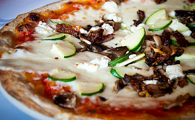 Pizza, pizza! Photo via Flickr:Alexis Fam Photography