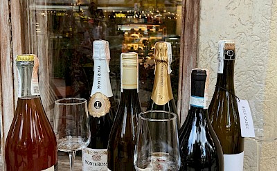 An inviting wine tasting at a local French wine shop. pexels@katerina