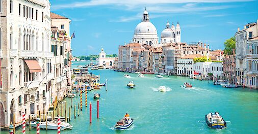 Biking Mantova to Venice Bike & Boat Tour in Italy. ©TO 45.13323, 10.766602