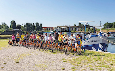 Bikers on the Vita Pugna: Mantova to Venice Bike & Boat Tour in Italy. ©TO